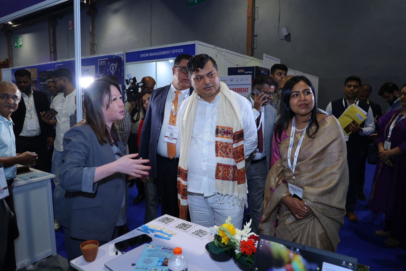 18 international exhibiting companies from eight countries.